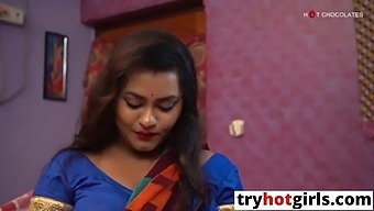 Una Joven Profesora De La India Se Involucra En Intensos Encuentros Sexuales Con Una Estudiante Universitaria
