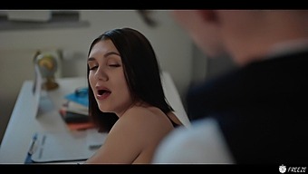 Profesora Helada Se Deja Follar Por Estudiante En Video Hentai De Time-Lapse