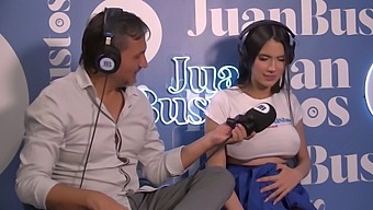 La Embarazada Ambarprada Con Grandes Tetas Naturales Usa Una Máquina Sexual Para Llegar Al Orgasmo