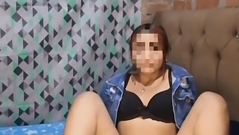 Una Profesora Se Ofrece A Aprobar A Un Estudiante A Cambio De Favores Sexuales