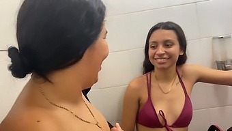 Mi Amiga Y Su Hermanastra Se Involucran En Masturbación Mutua Y Juego De Pies Antes De Dirigirse A La Piscina